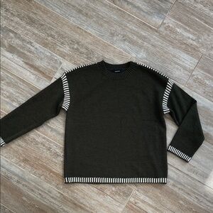 Women’s Elegant Olive Sweater with Striped Accents